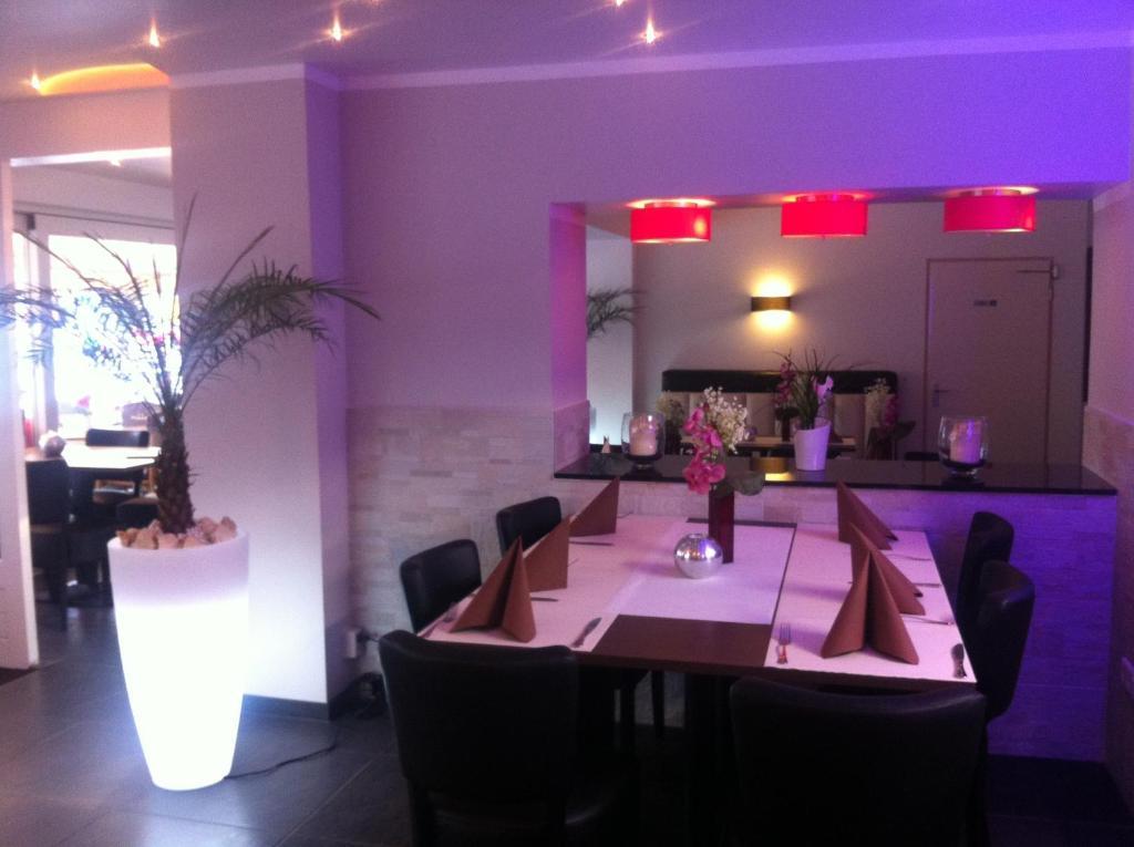 Hotel Restaurant La Piazza Valkenburg aan de Geul Exteriör bild