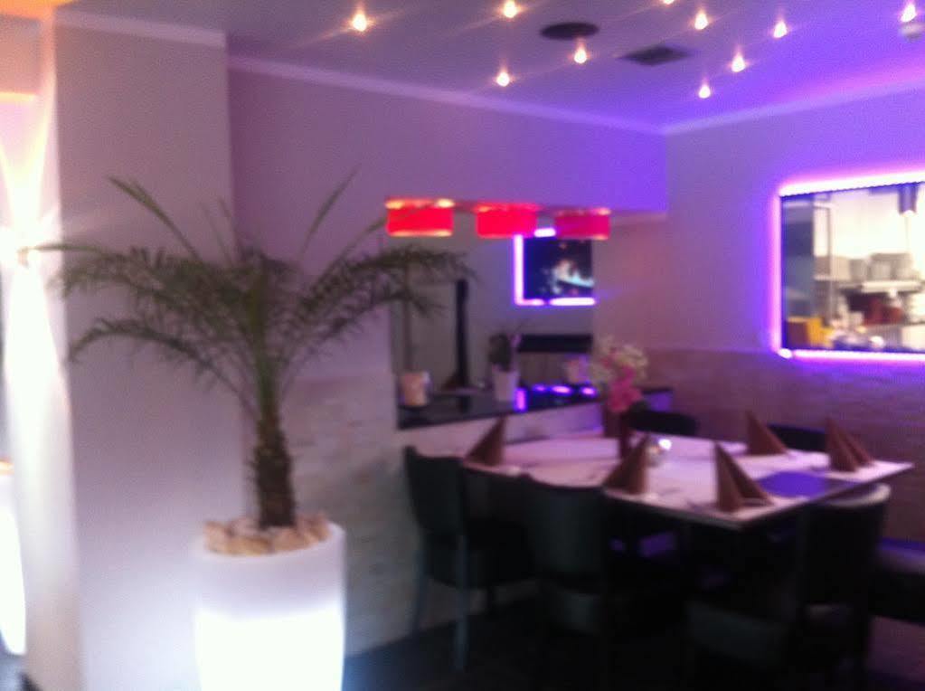 Hotel Restaurant La Piazza Valkenburg aan de Geul Exteriör bild